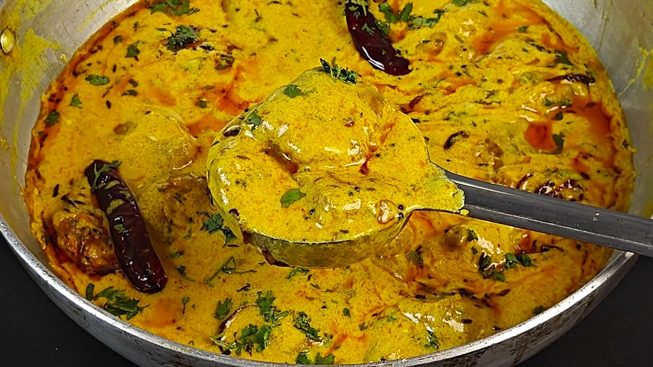 Kadhi pakoda